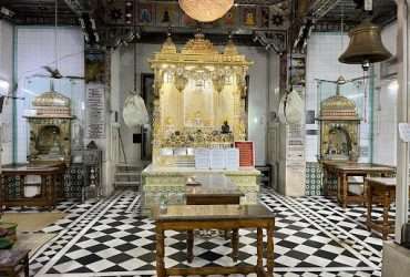 Parshvanath Digambar Jain Mandir